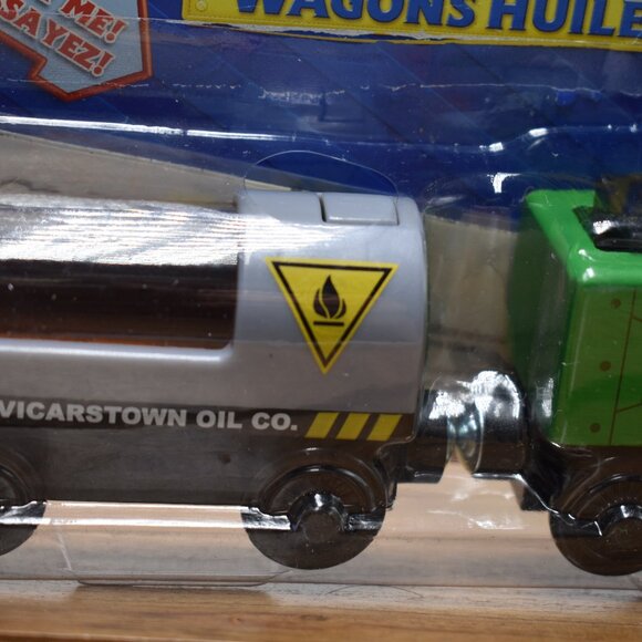 Oil Vicarstown & Coal Cargo Thomas & Friends Wooden Train Fisher Price Sealed - Picture 7 of 10